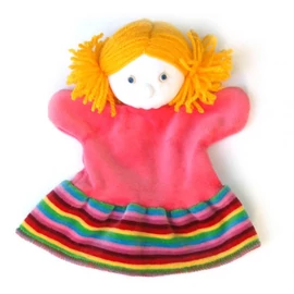 Báb Kislány ovis báb gyerek kézre