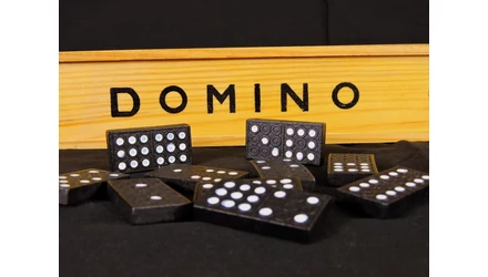 Honnan ered a dominó? 