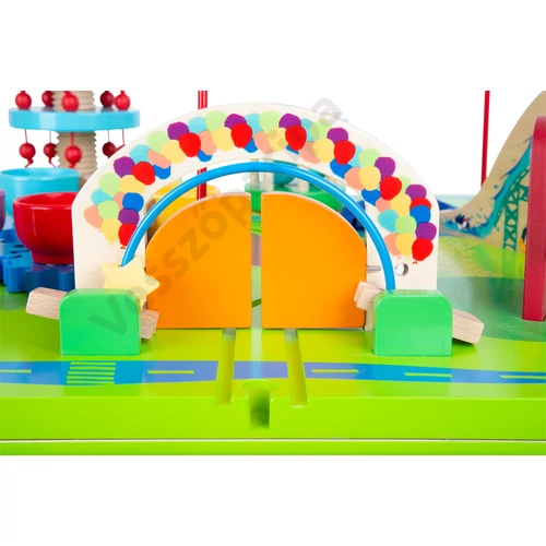 Small foot 11434 Vidámpark témájú multi-activity fa készségfejlesztő golyóvezető asztal