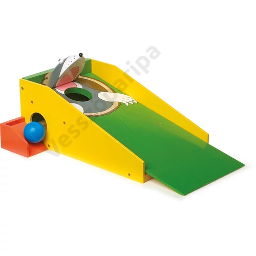 Szabadtéri fa minigolf - emelkedő pálya 