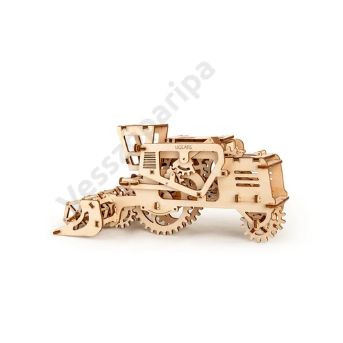 UGEARS kombájn oldalról
