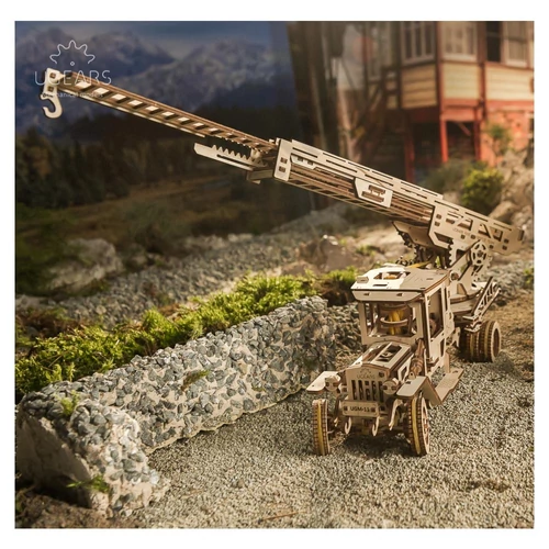 UGEARS létrás tűzoltóautó natúr színben