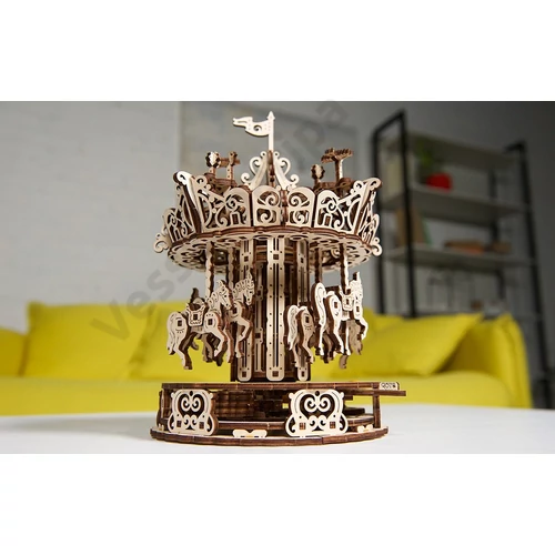 UGEARS körhinta natúr színben