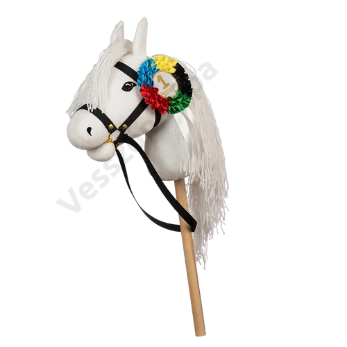 By Astrup fehér szőrű, nyitott szájú OL-GA hobby horse