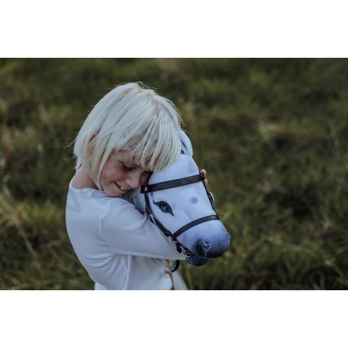 Fehér, szürkés, nyitott szájú Hobby Horse 