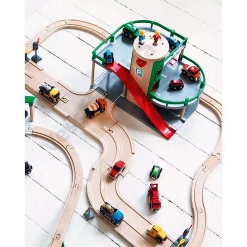 Brio World favonat pályába épített parkolóház
