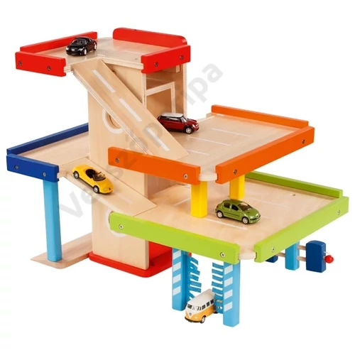 Rámpás és liftes játék fa parkolóház