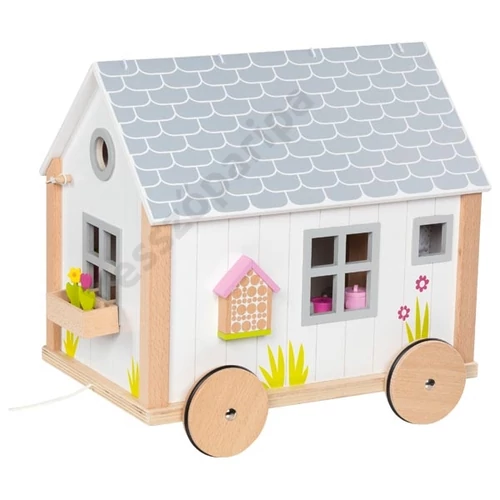 Miniatűr bogár hotel a fa babaházon