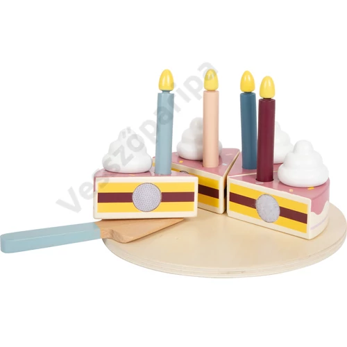 Fa torta gyertyákkal