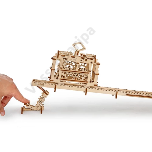 Ugears állítható pályás villamos