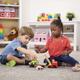 Kép 4/8 - Melissa and Doug mágneses fa autószállító kamion daruval